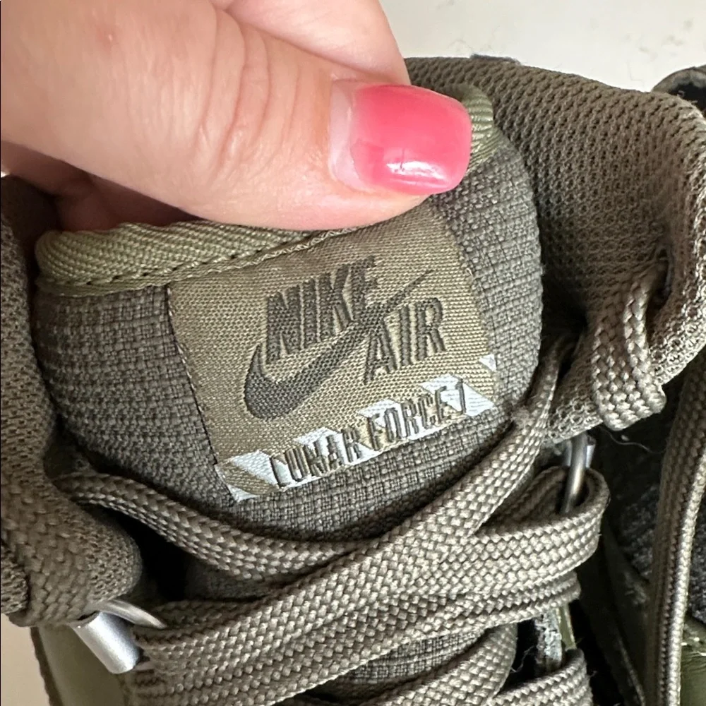 Nike Air Force 1 High Olive Sneakers used (see pics) 6.5Y Boy / 8.5 women - Picture 3 of 7